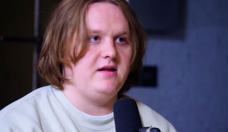 Lewis Capaldi Ex Girlfriend
