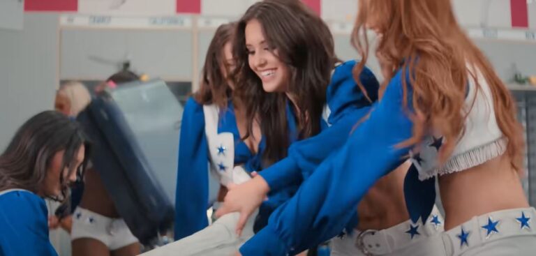 cowboys cheerleader salary