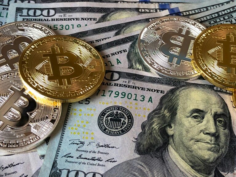 Bitcoin card with cashback