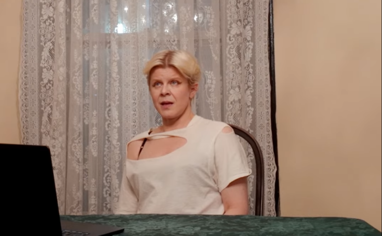 Robyn Call Your Girlfriend: The Pop Song That Rewrote the Rules of the Love Triangle Robyn Call Your Girlfriend