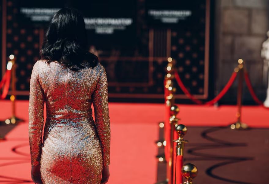 The Glastonbury VIP Area, How a Muddy Field Replaced the Oscars Vanity Fair Party